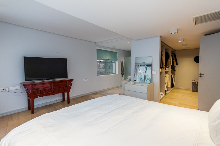 2 Bedroom Property for Sale in Sea Point Western Cape